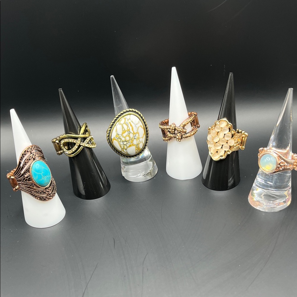 6 Stretchy Mixed Stone and Metal Women's Ring Set - Turquoise, Cream, Gold